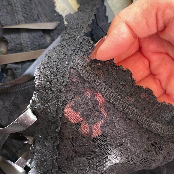 Hanky Panky After Midnight Collection Lace-Up Lace Bodysuit - Picture 6 of 10